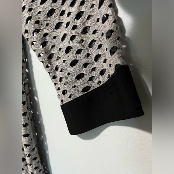 Ali Miles cardigan top. - Picture 3 of 6